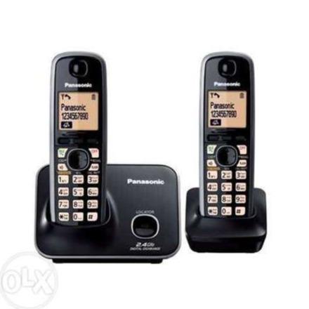 Panasonic Digital Cordless Two Handies with Answering System KX-TGD322BXB